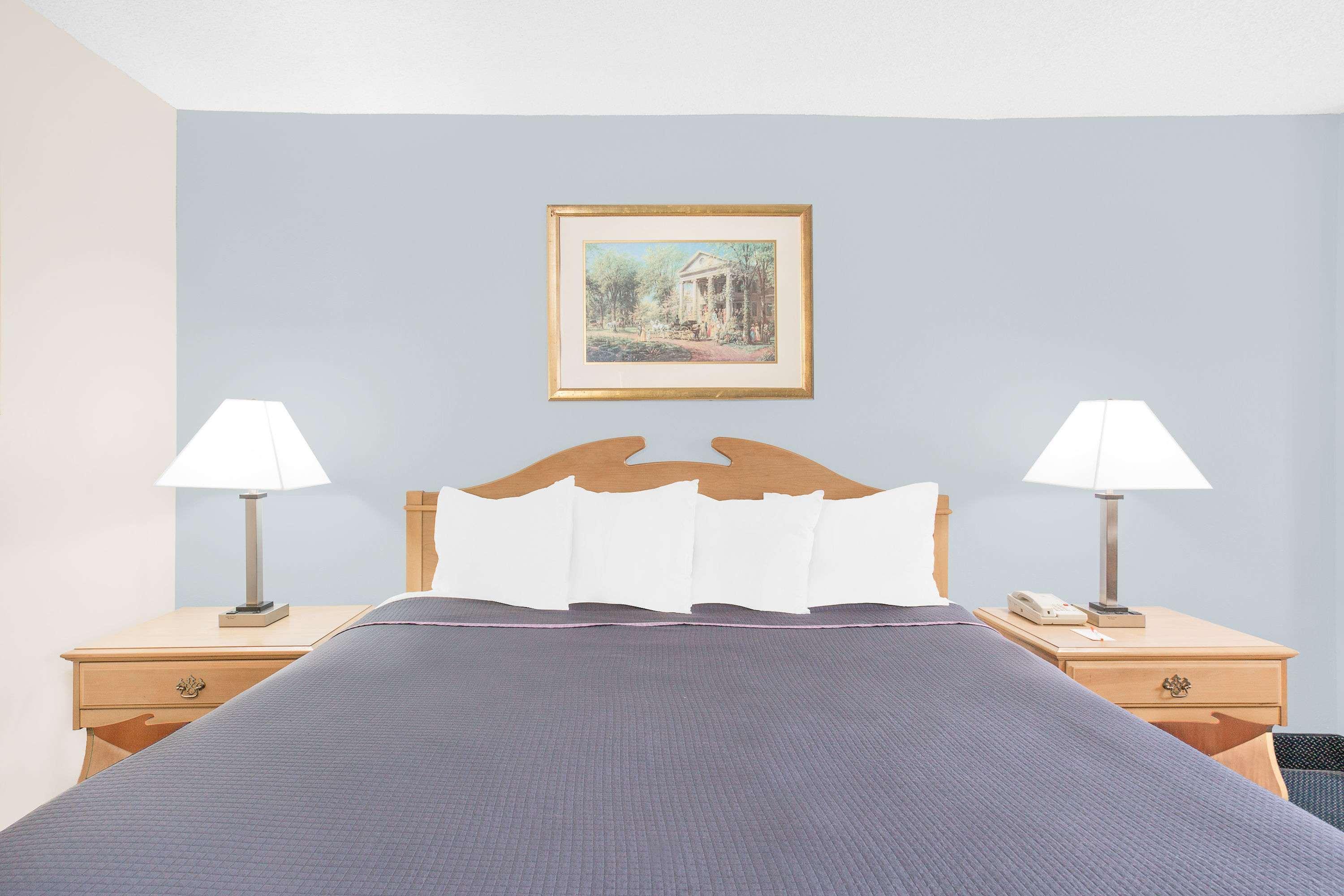 Howard Johnson By Wyndham Staunton Extérieur photo