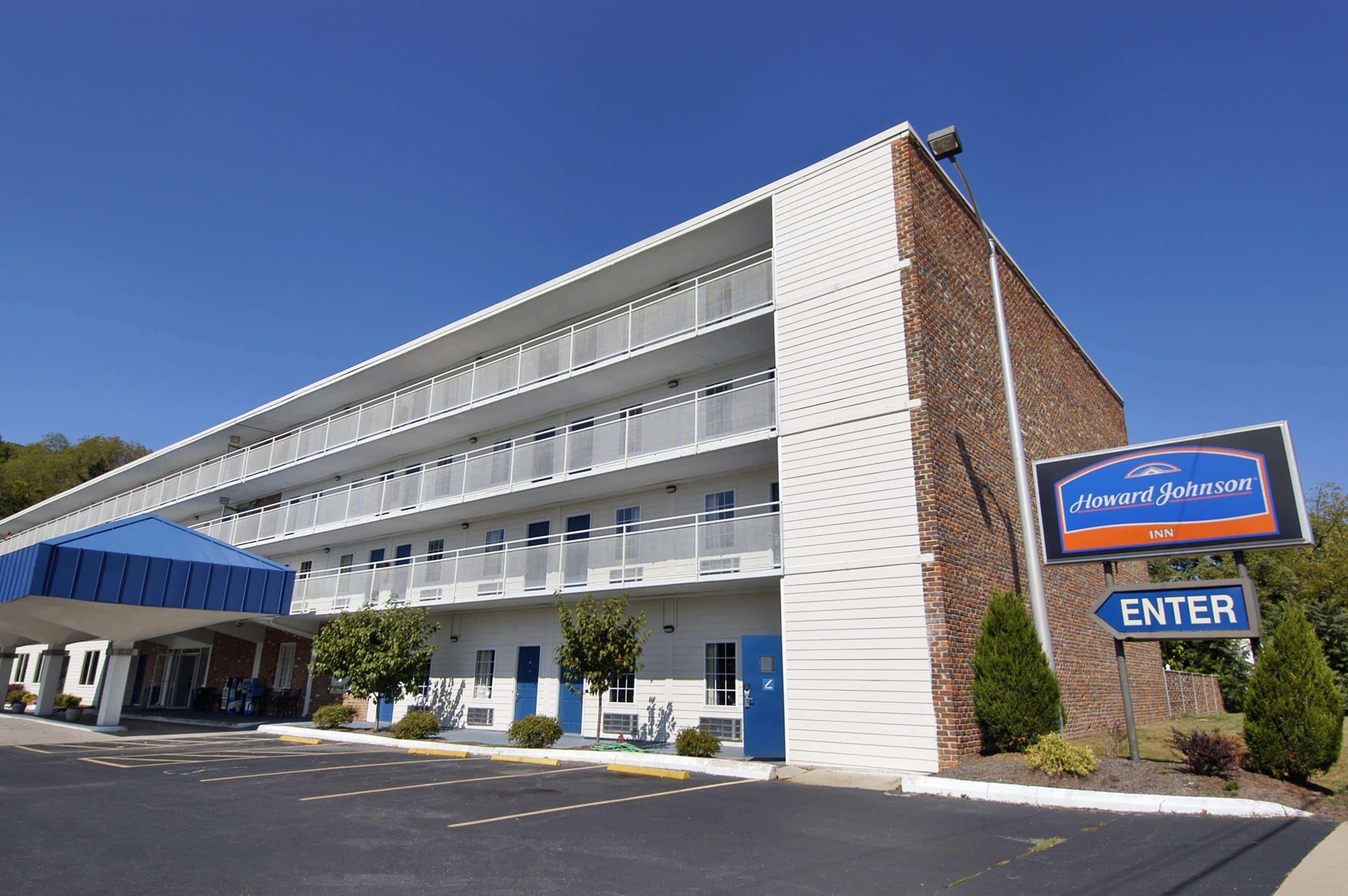 Howard Johnson By Wyndham Staunton Extérieur photo