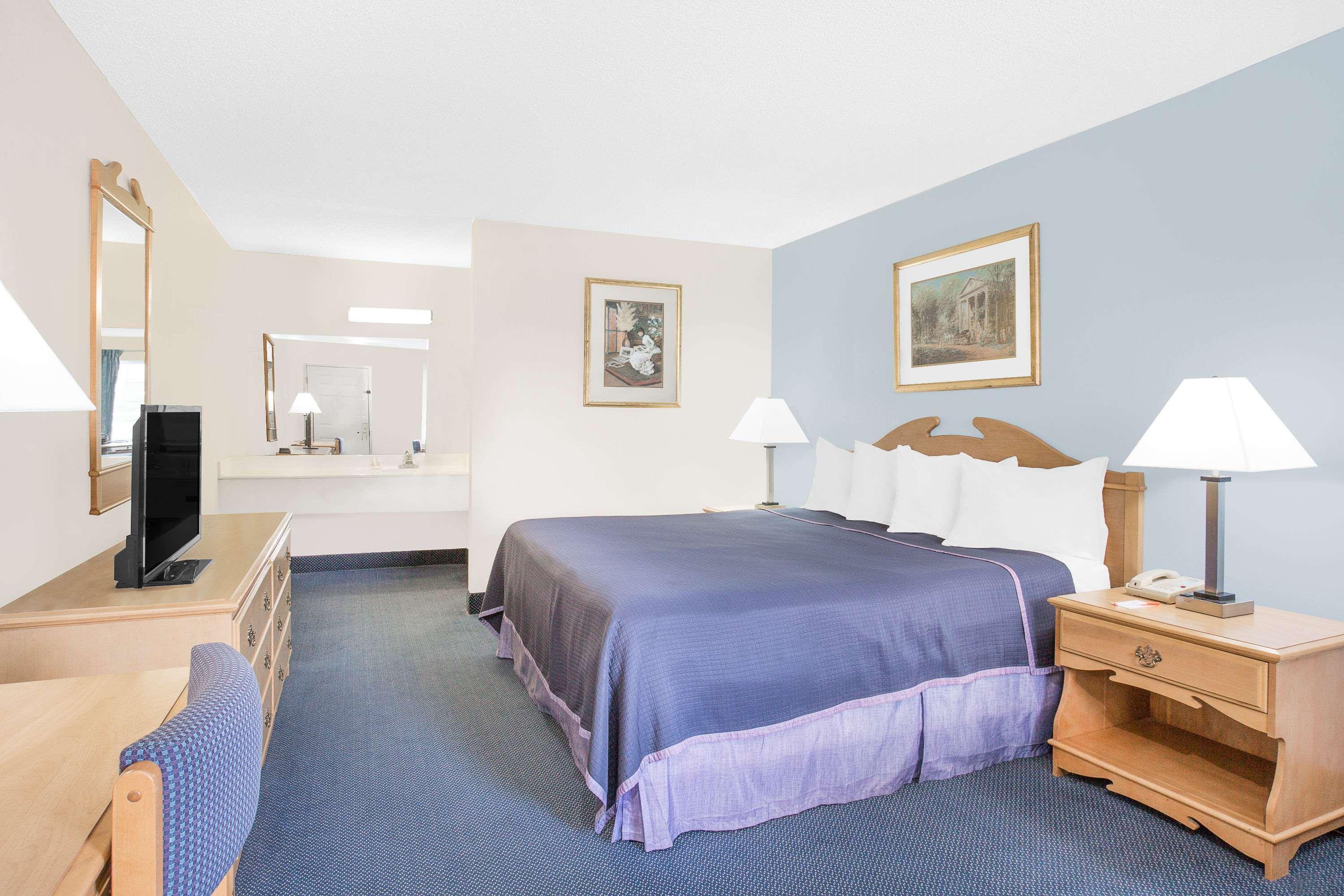 Howard Johnson By Wyndham Staunton Extérieur photo