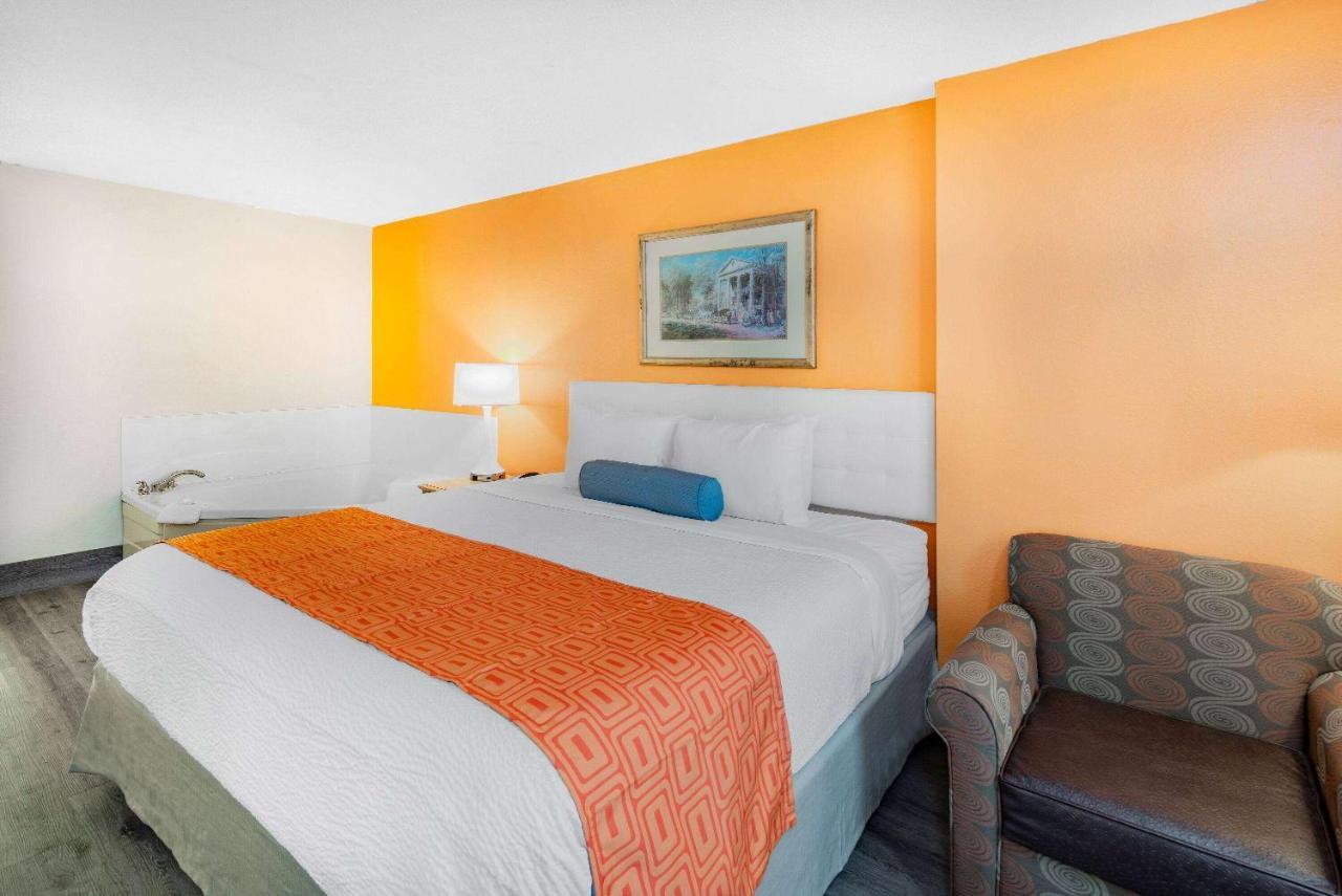 Howard Johnson By Wyndham Staunton Extérieur photo