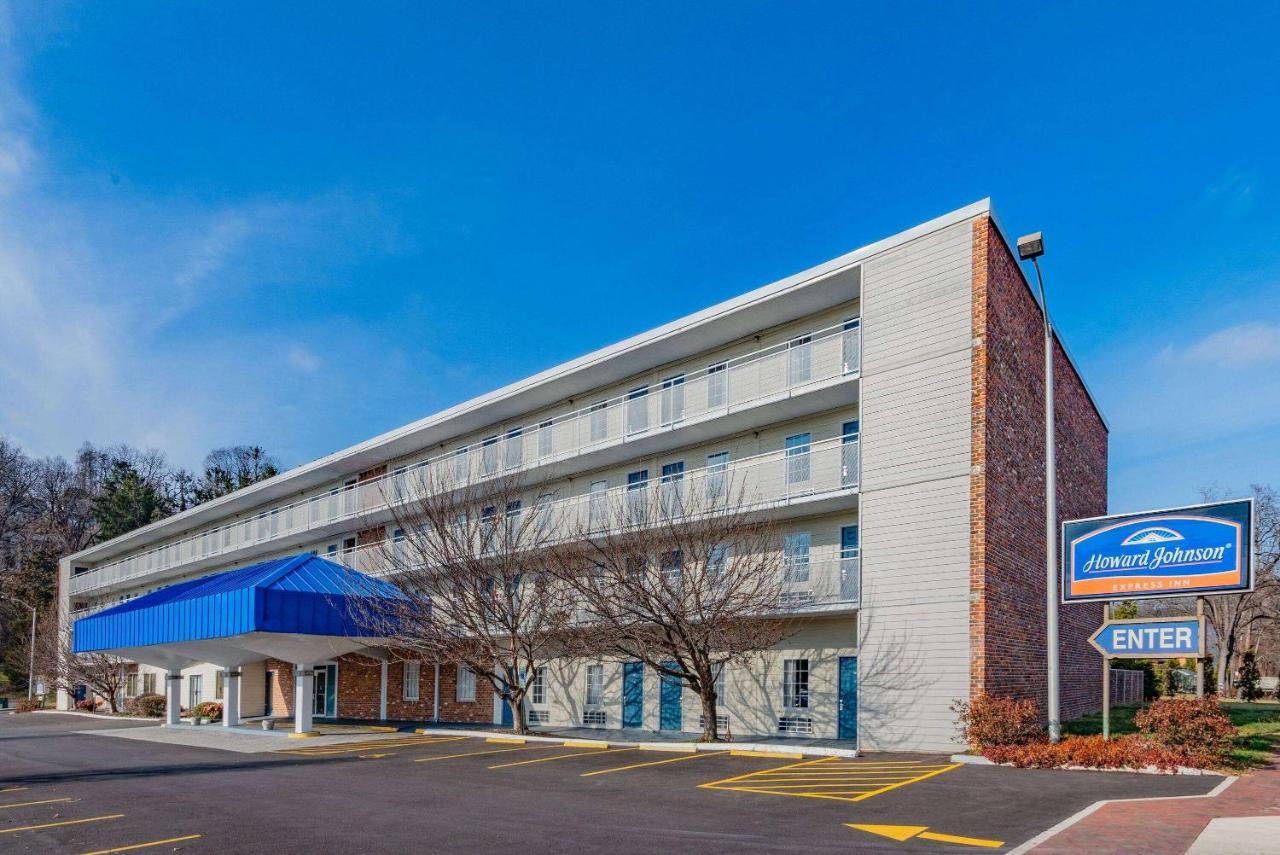 Howard Johnson By Wyndham Staunton Extérieur photo